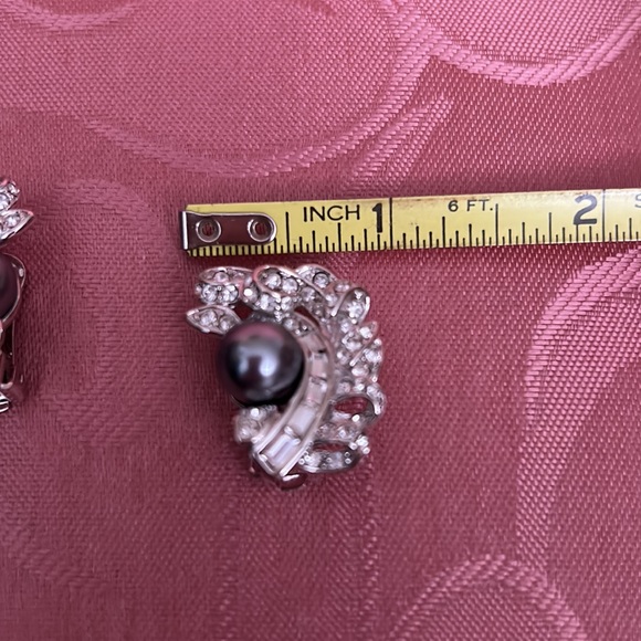 Nolan Miller Faux Gray Pearl Crystal Earrings - Picture 7 of 8